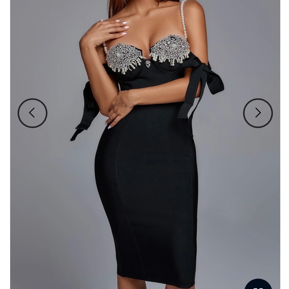 Black bodycon pearl stud details (small)